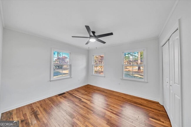 Building Photo - 1806 Knox St