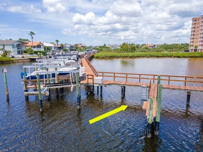 Building Photo - Waterfront Penthouse Living – Luxury 3 Bedroom / 2 Bath Condo on the Water