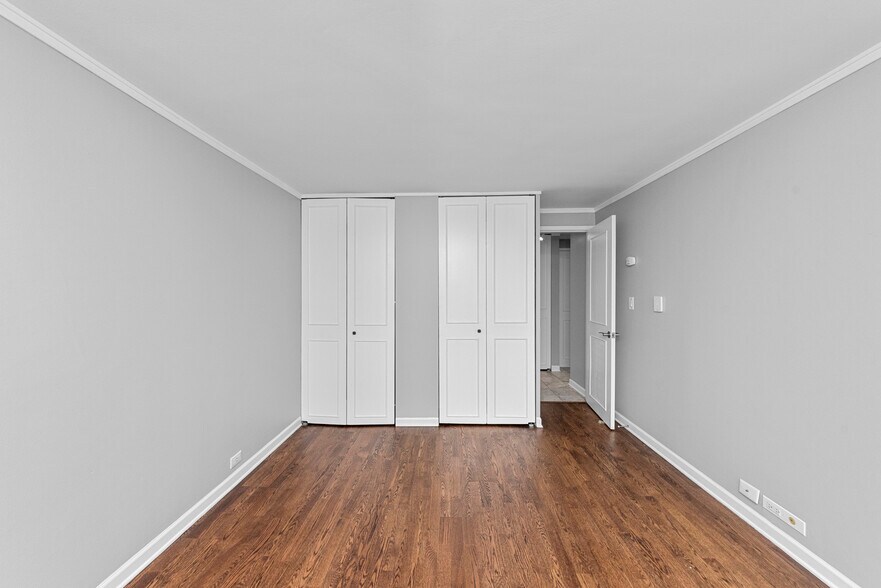 Building Photo - 2600 N Hampden Ct