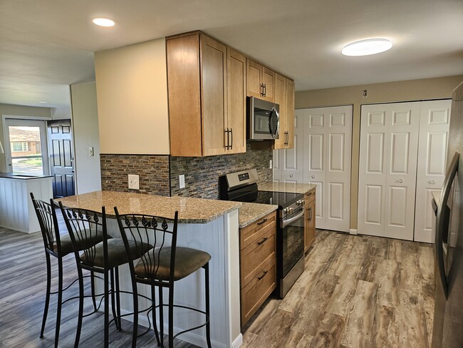 Building Photo - 38 Edenhurst Dr
