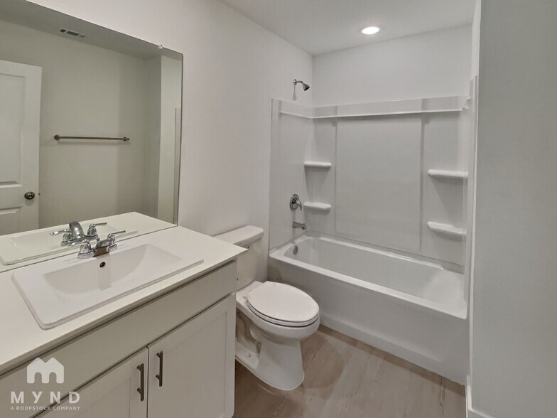 Building Photo - 340 Pacific Waters