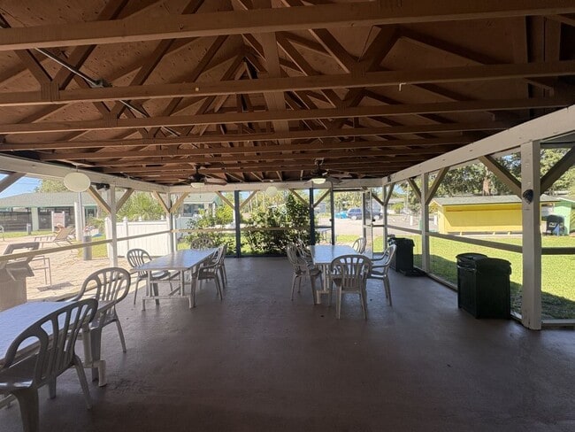 Building Photo - 30 Spring Dr