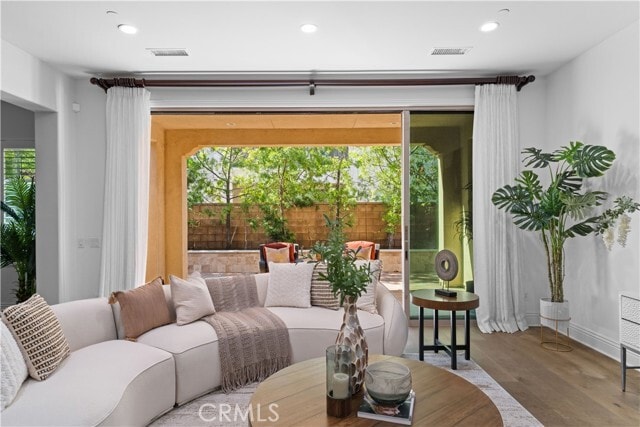 Building Photo - 18 Windrow Rd