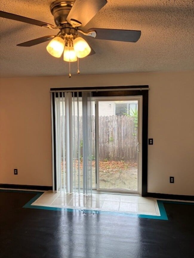 Building Photo - 511 S Arizona St