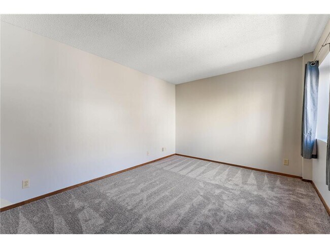 Building Photo - 311 Pleasant Ave