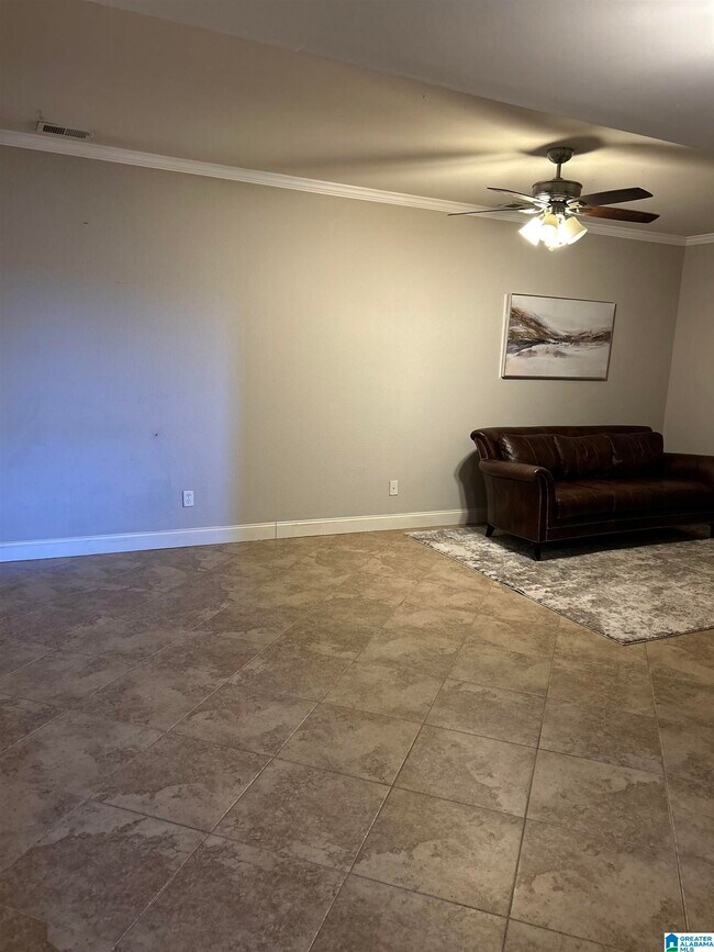 Building Photo - 233 Oaklyn Hills Dr
