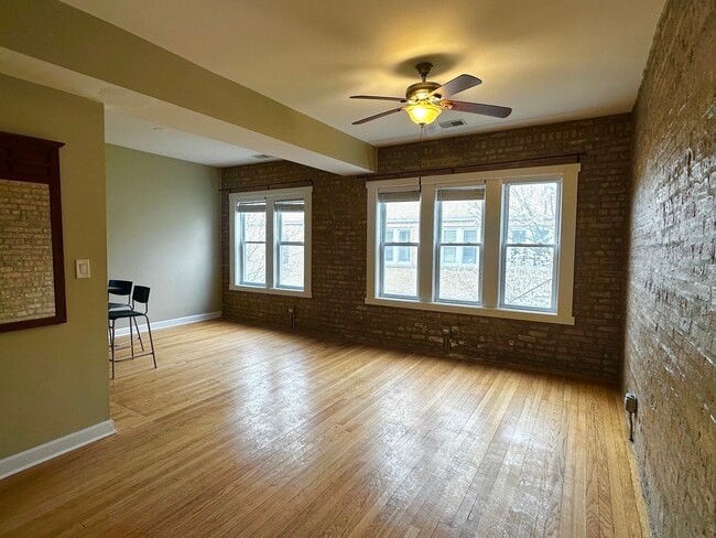 Building Photo - 1334 W Estes Ave