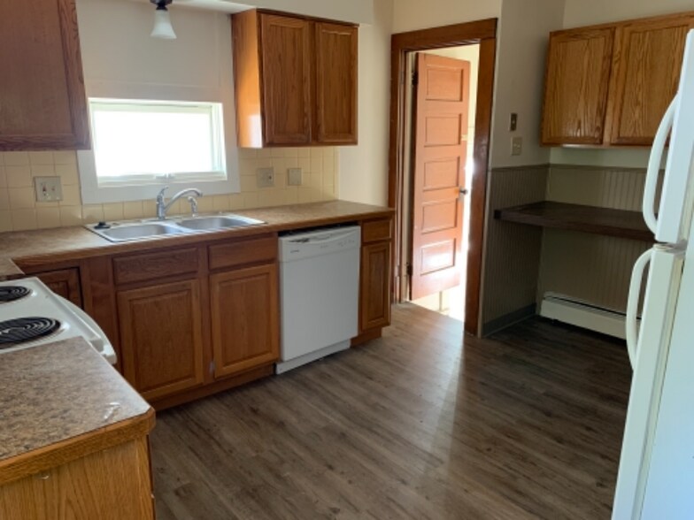 Building Photo - 2467 3rd St