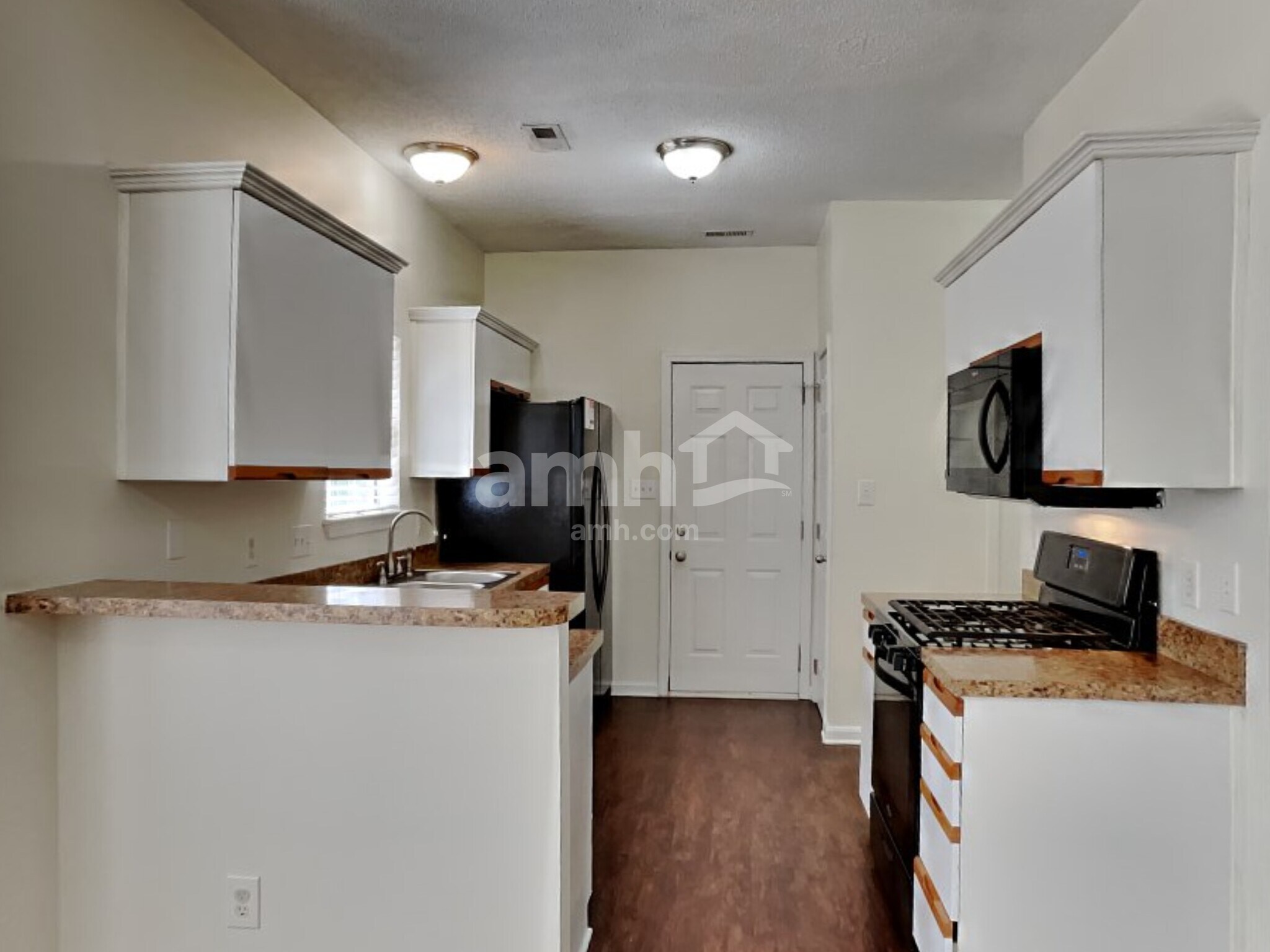 Building Photo - 1617 Oak Knoll Ln