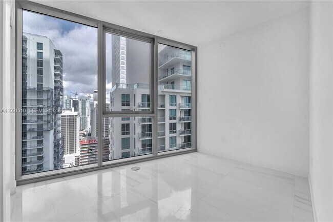 Building Photo - 300 Biscayne Blvd Way