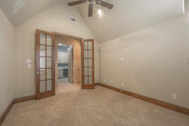 Building Photo - 708 Chapel Hill Ln
