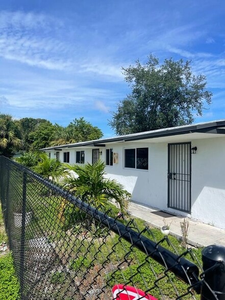 Primary Photo - 645 NW 64th St