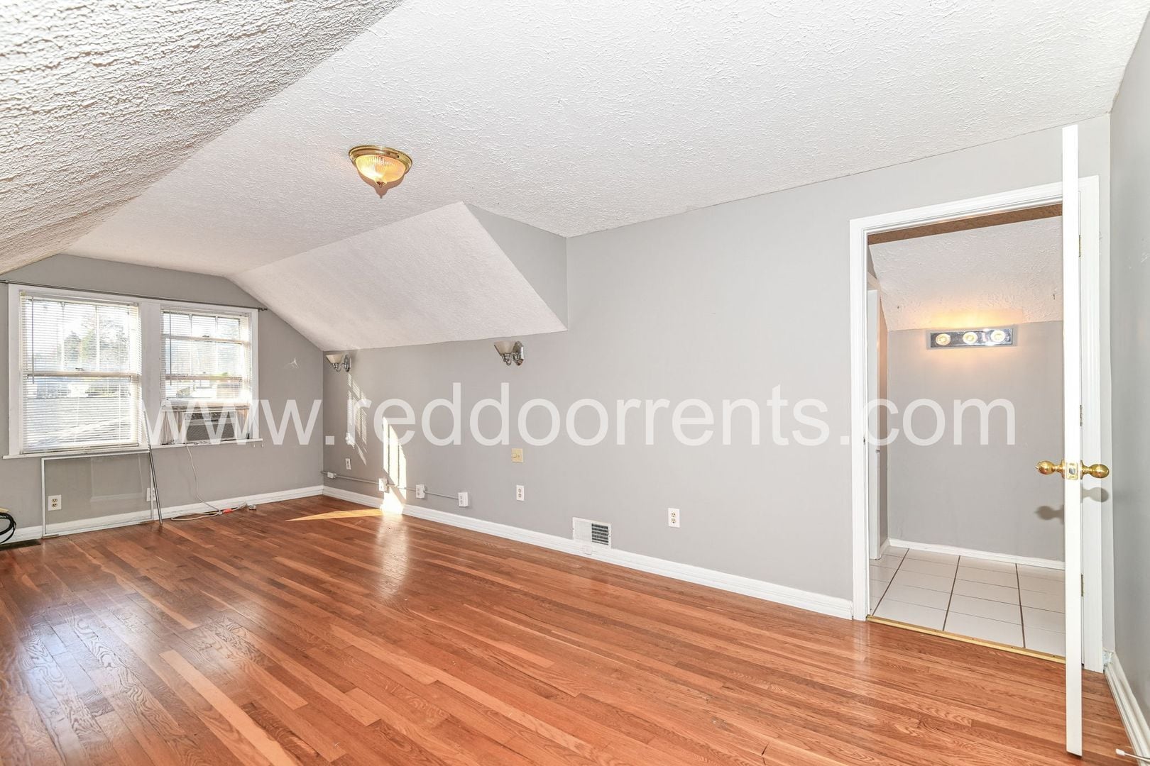 Building Photo - 125 E 49th St