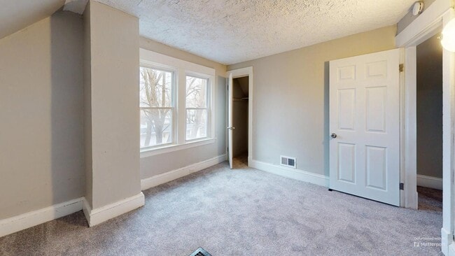 Building Photo - Stockyards Area - 2 Bedrooms - Single Fami...