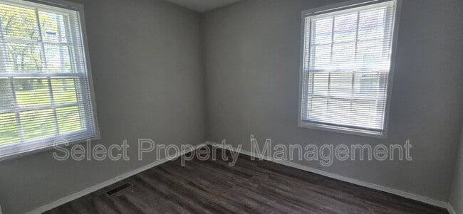 Building Photo - 4911 Hoagland Ave