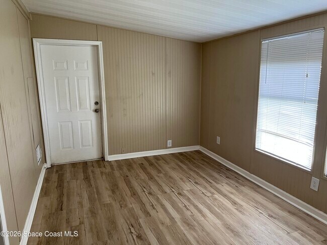 Building Photo - 2395 Coconut Palm Dr