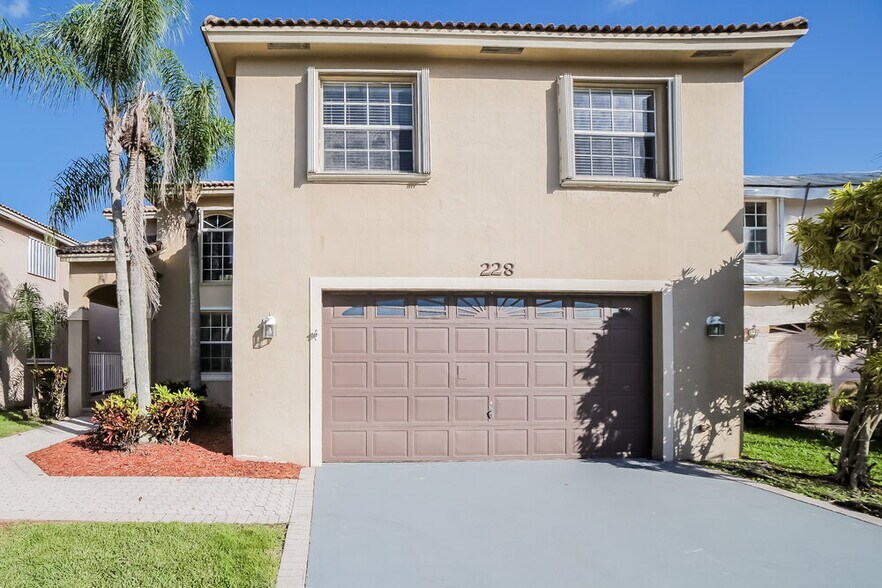 Primary Photo - 228 La Costa Way