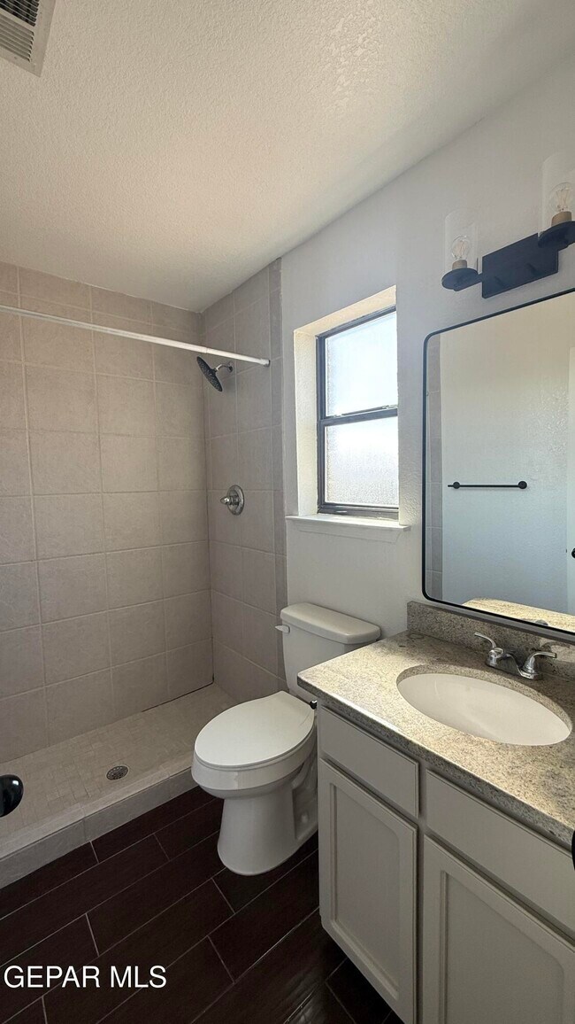 Building Photo - 11621 Marsh Mccall Way