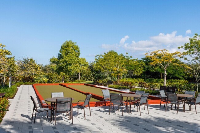 Building Photo - 4404 Longwood Lk Sq