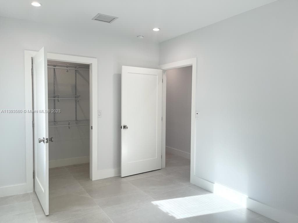 Building Photo - 6331 SW 23rd St