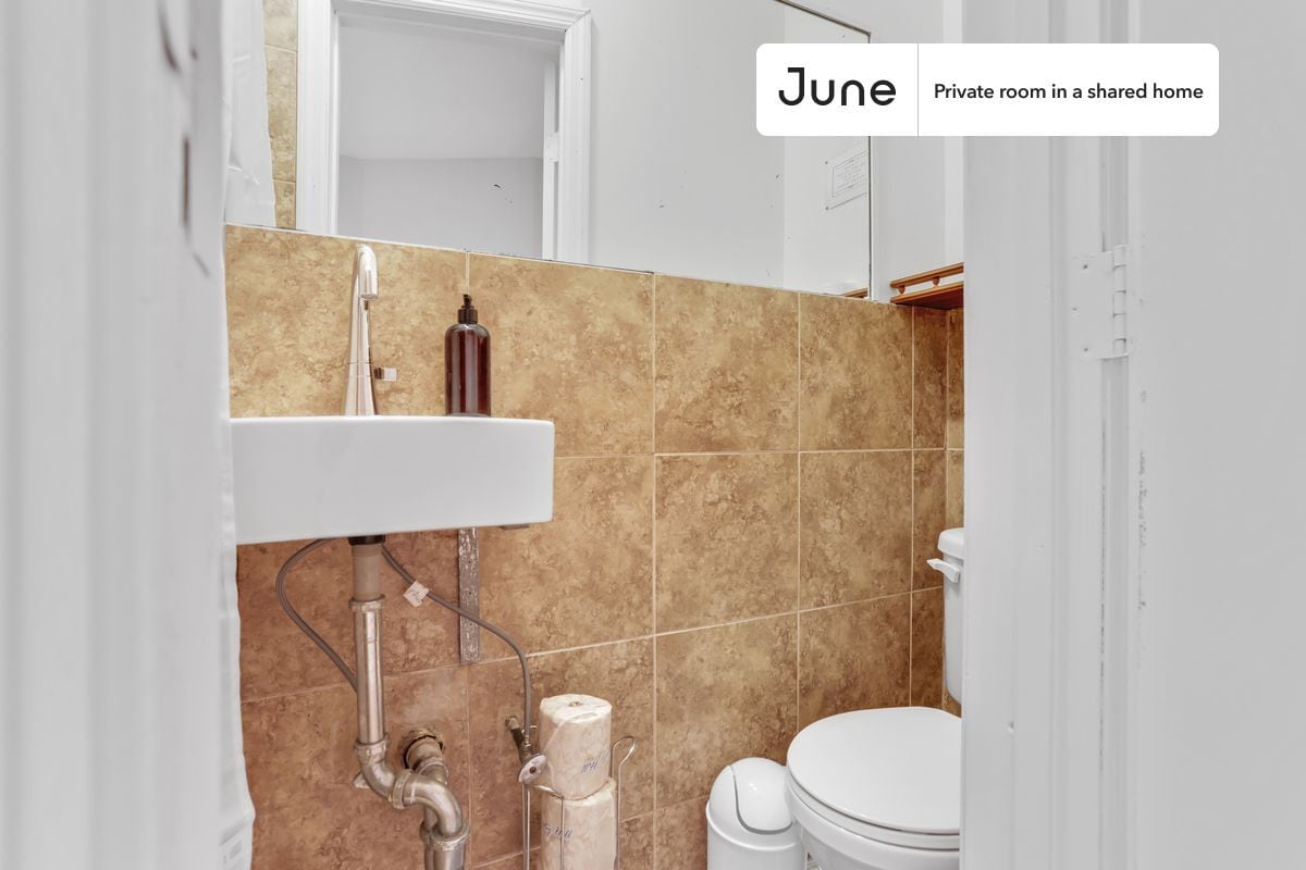 Building Photo - Room in Shared 2 bed/1 bath home