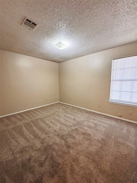 Building Photo - 6226 Big Springs Dr
