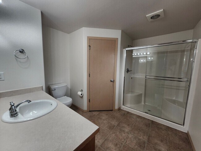 Building Photo - 5822 Austin Ct