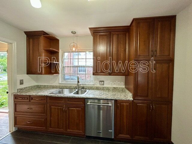 Building Photo - 5663 N Illinois St