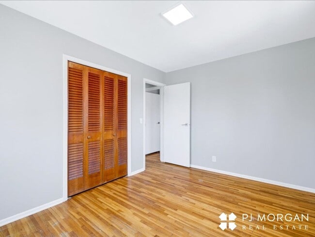 Building Photo - 3 bedroom, 2 Bathroom Home - Available Now