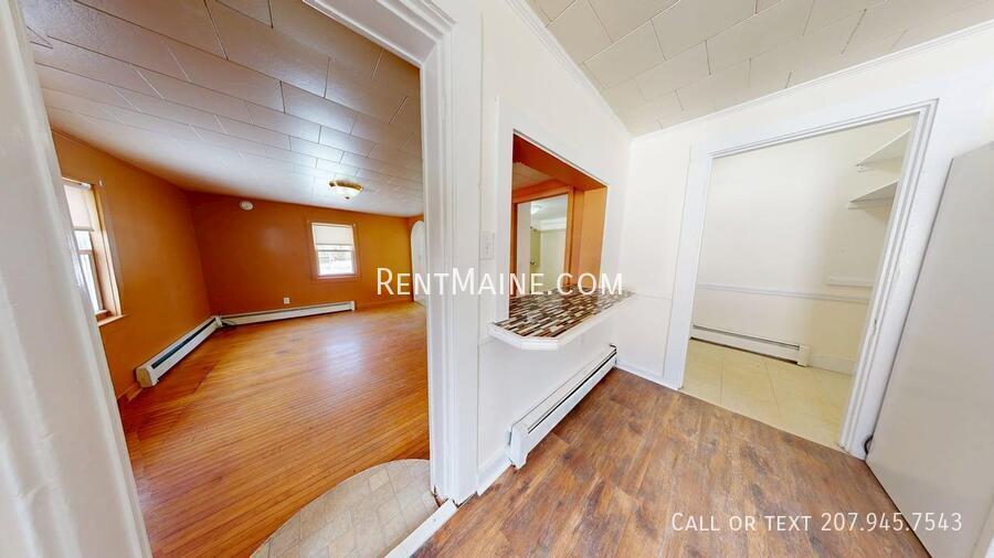 Building Photo - 322 Grove St