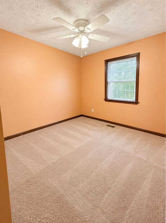 Building Photo - 45759 Church Dr