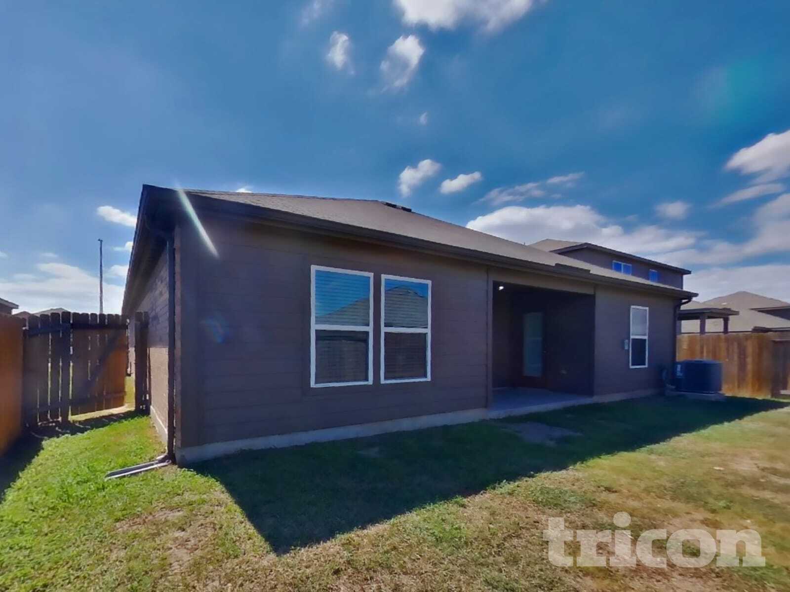 Building Photo - 210 Posey Pass