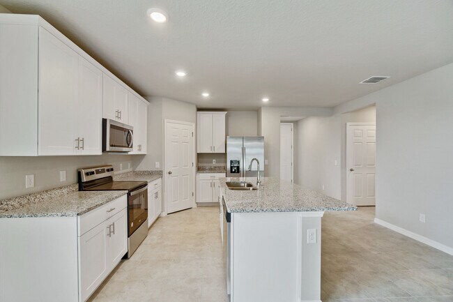 Building Photo - 121 Towns Cir