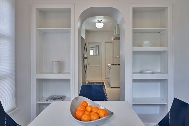 Building Photo - 1237 Hi Point St