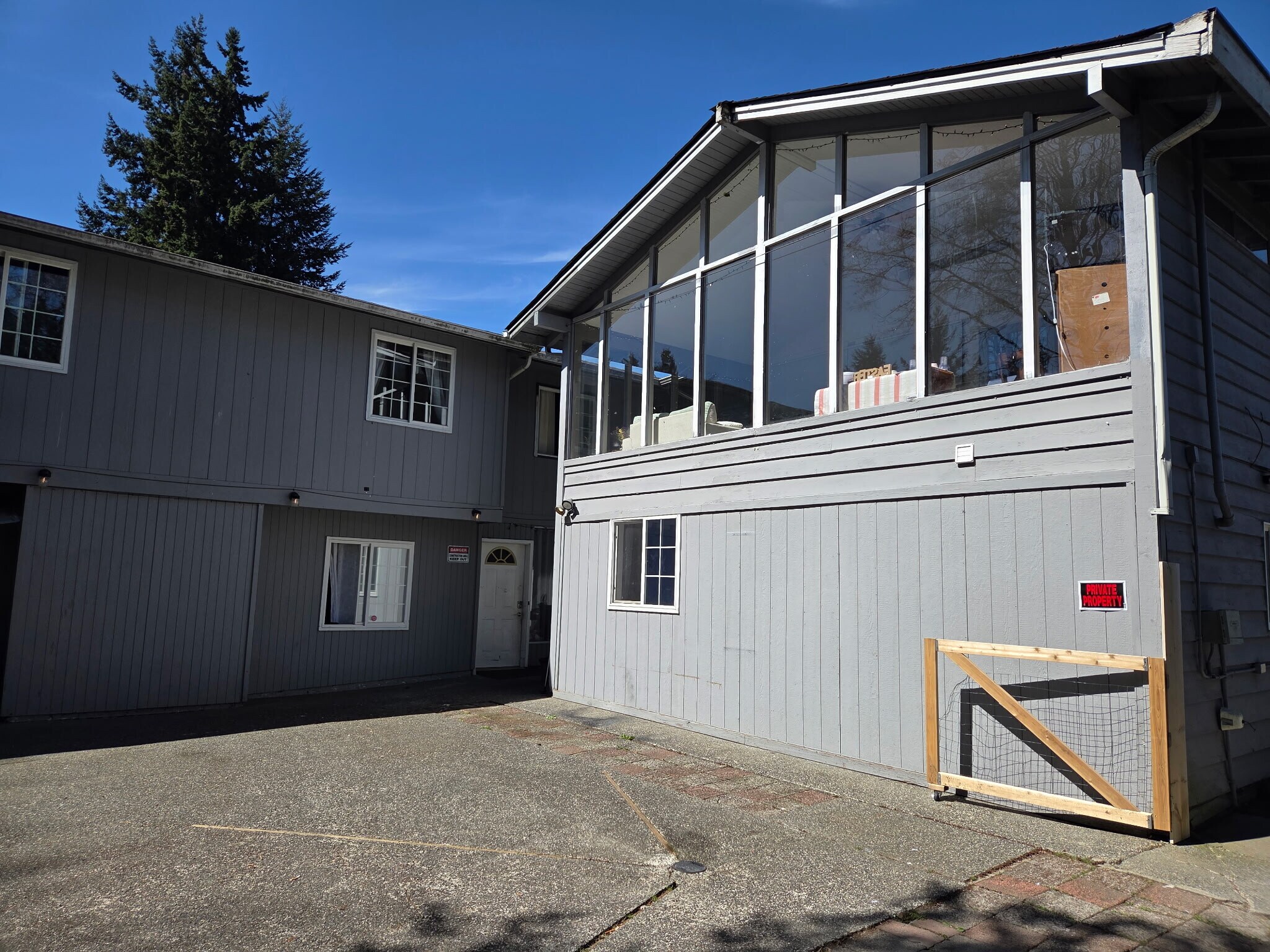 Building Photo - 3332 Larch Way