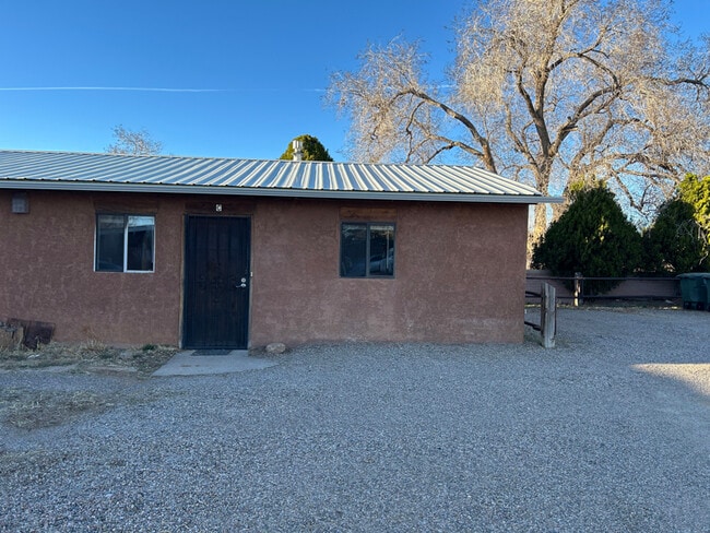 Building Photo - 1522 Cochiti St