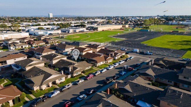 Building Photo - 16562 Sabot Ln