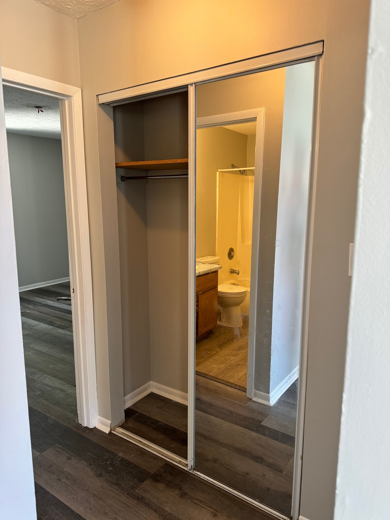 Building Photo - 4431 W 19th St