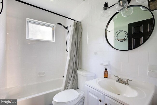 Building Photo - 5645 Battee Dr