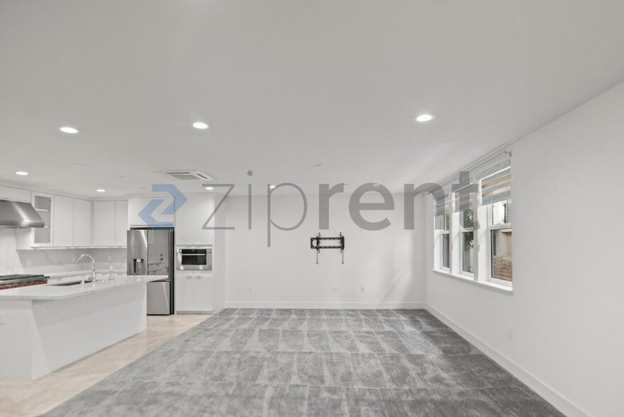 Building Photo - 1107 Lorenzini Lp