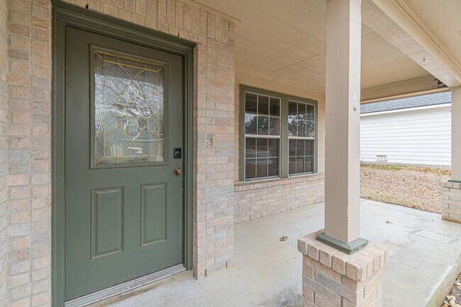 Building Photo - 137 Weeping Way