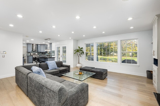 Building Photo - 4025 Rolling Meadow Ln