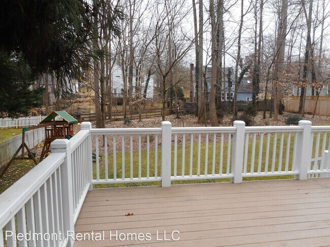 Building Photo - 3 br, 2.5 bath House - 5 Mainsail Ct.