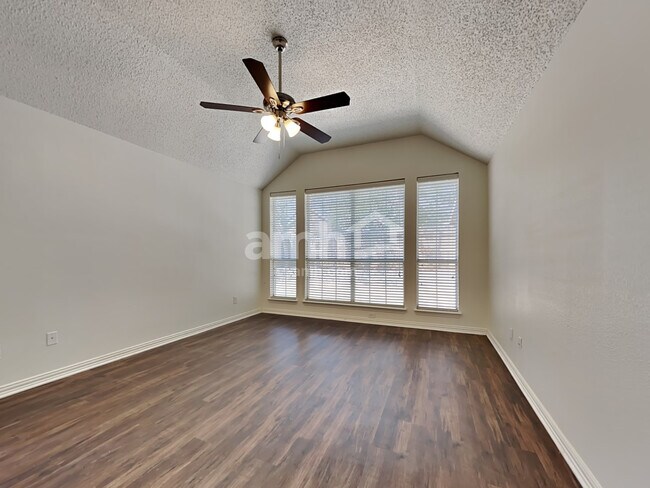 Building Photo - 4612 Belladonna Dr