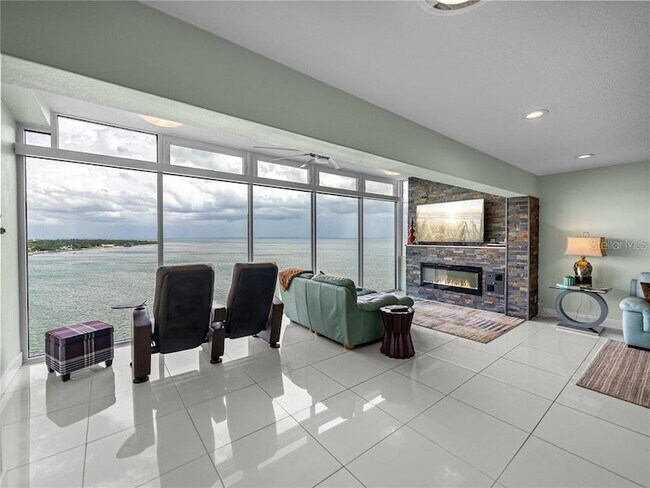 Building Photo - 7200 Sunshine Skyway Ln S