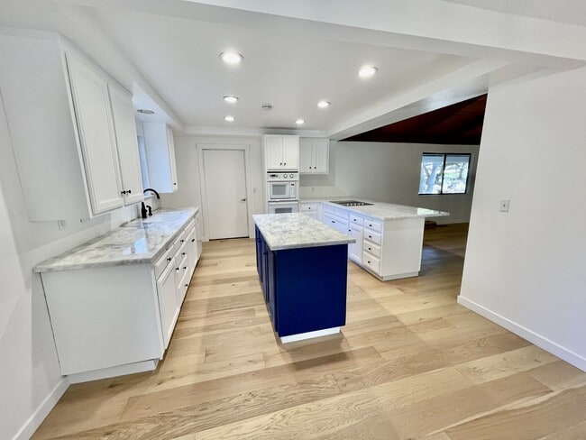 Building Photo - 17675 Foxtail Dr