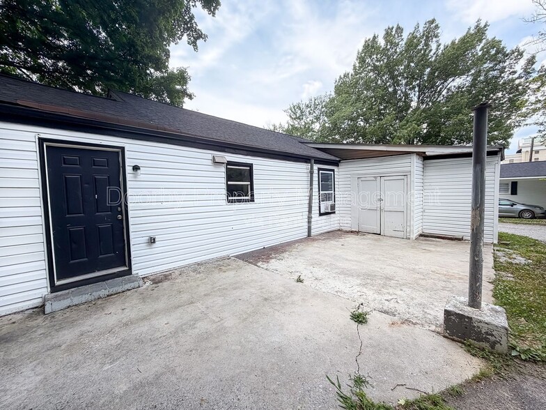 Building Photo - 207 Napier St