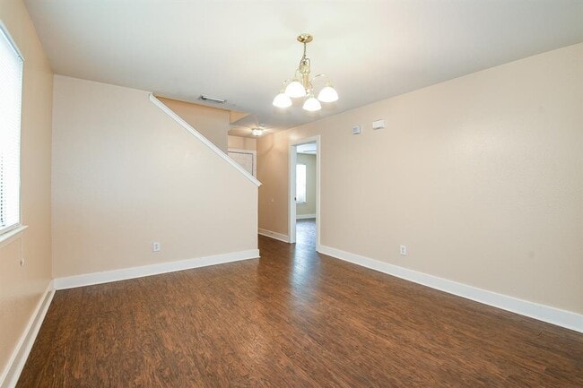 Building Photo - 5830 Silver Oak