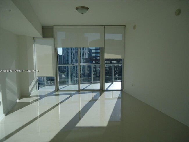 Building Photo - 495 Brickell Ave