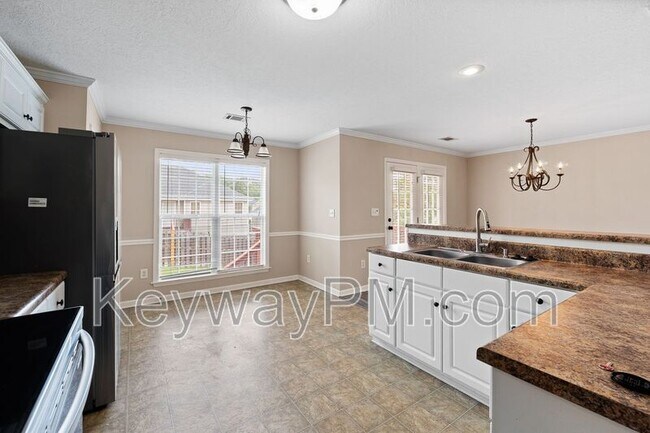 Building Photo - 304 Elbrus Way